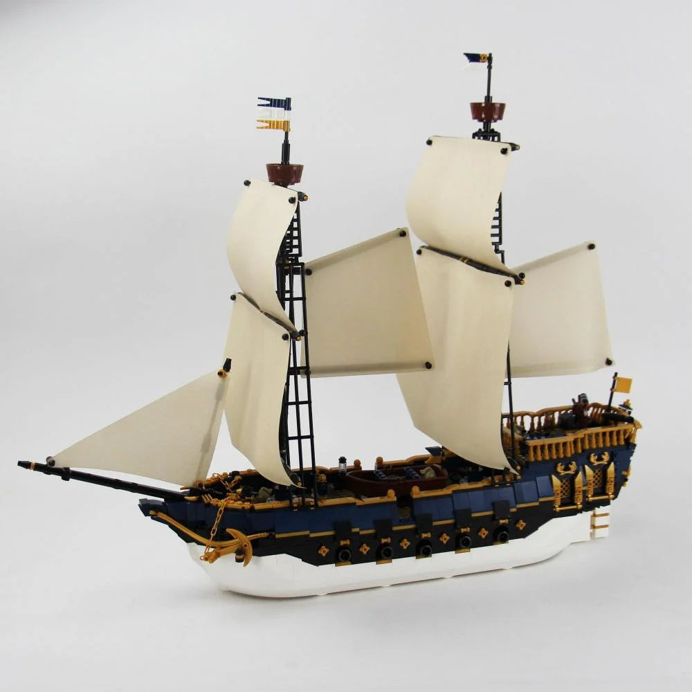 Bluebrixx 107823 - Governor's Island: Admiralty Frigate